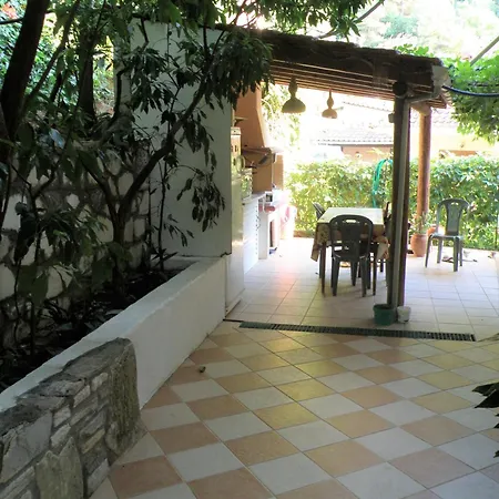 Dimitra 아파트호텔